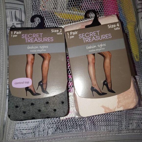 One Randomizes used Stylish stocking - Picture 1 of 3